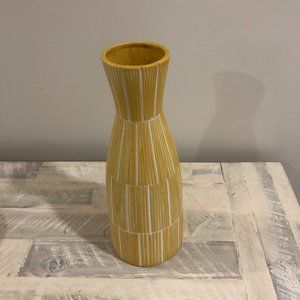 Ceramic vase from Bouclair